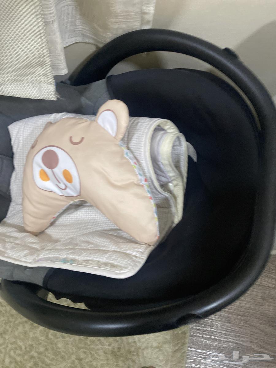 كرسي سياره لي الاطفال مع مفرش طفل وخدديه64502060074881111