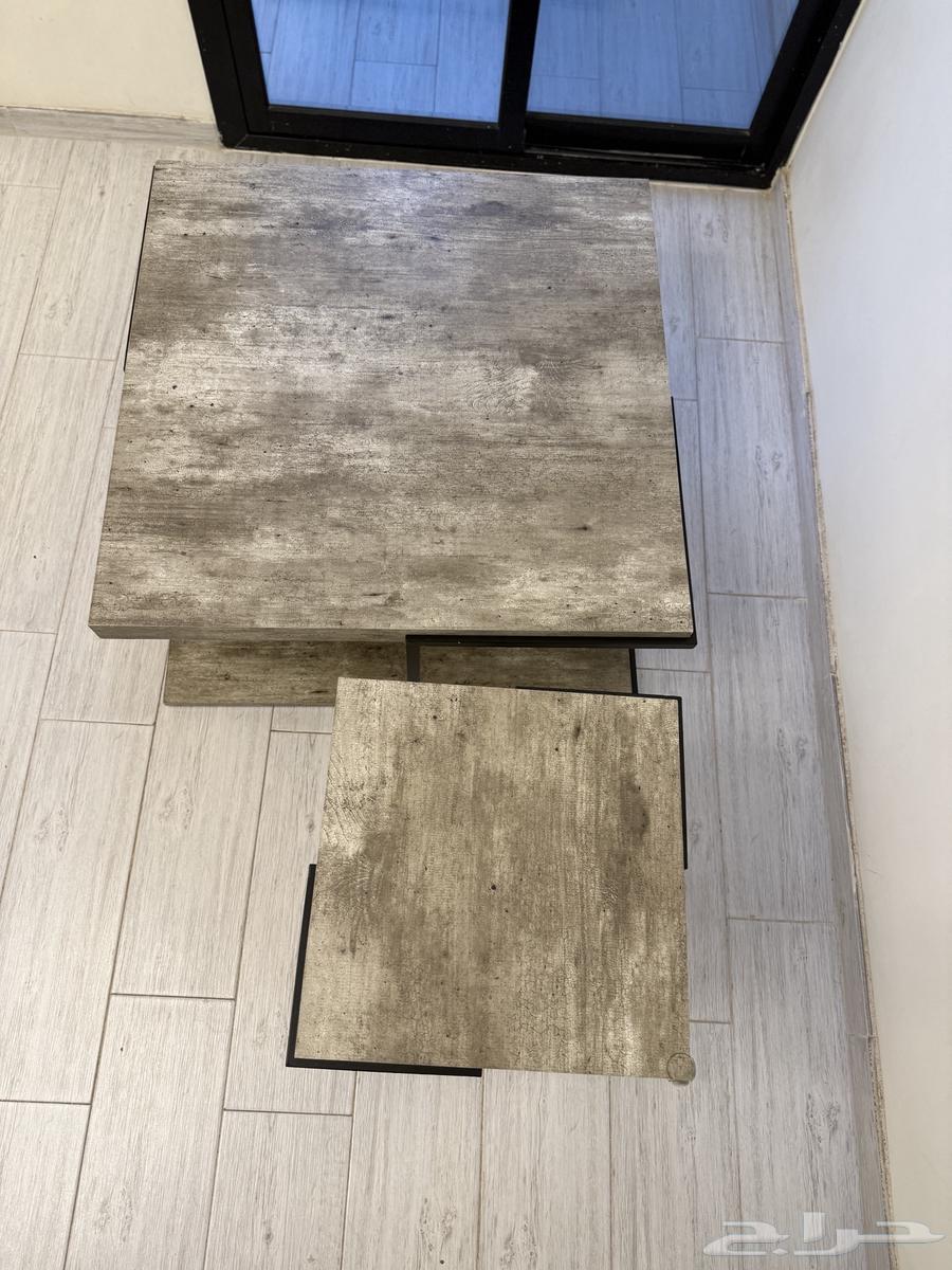 Tables64495447758594112