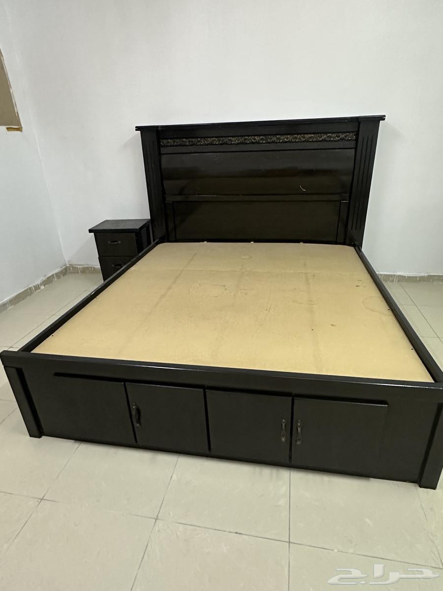 سرير نفرين اسود مع كومدينه مجانا بحاله جيده64499034977795111