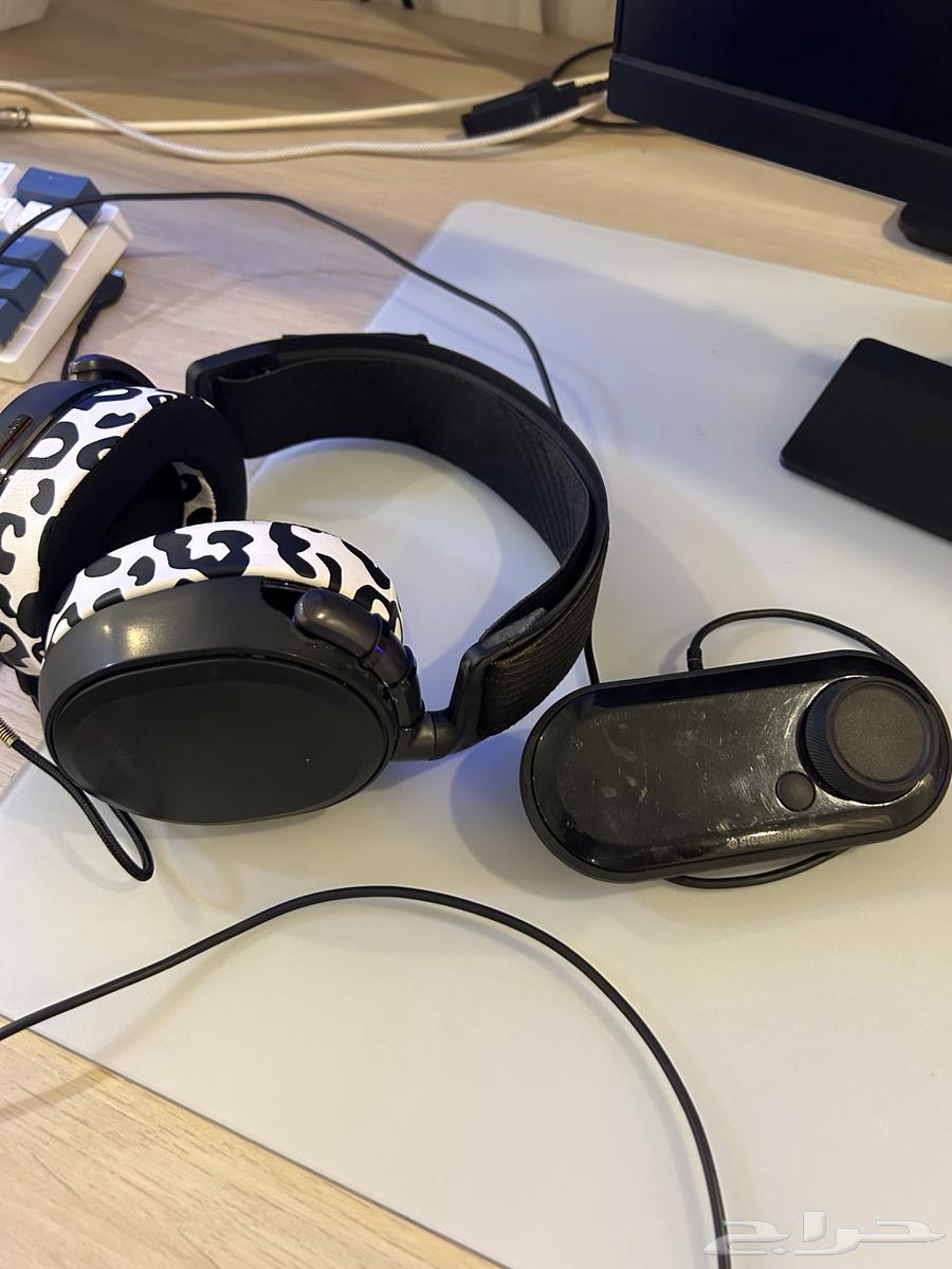 Monitors, Mouse, and Headphones64501271176578113