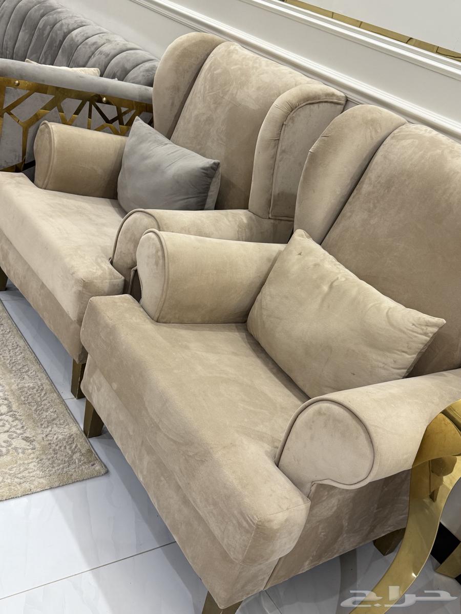 كنب يبالو تنظيف ووحده من الكنب كذا فيها خفش اتوقع الخشب مال64502639146626110