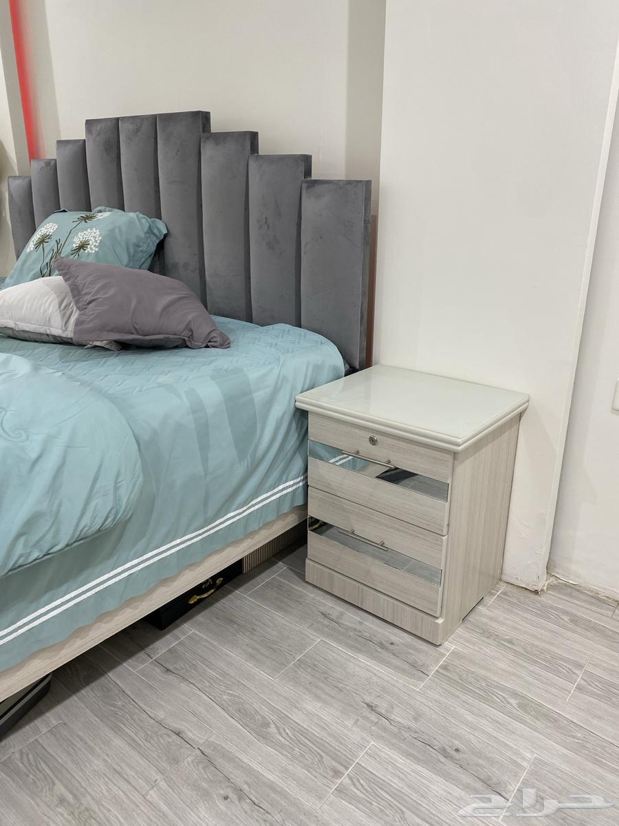 للبيع غرفه نوم كنج كاملة 9 قطع شبة جديدة. الاحساء64499925853955114