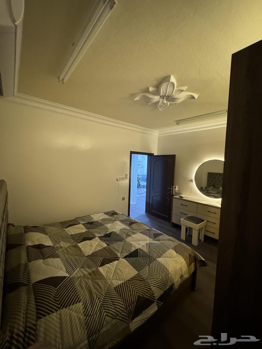 غرفة نوم شبه جديده64498382310915111