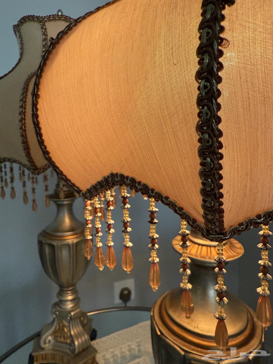 أبجورة بحالة ممتازة للبيع64501620058881111