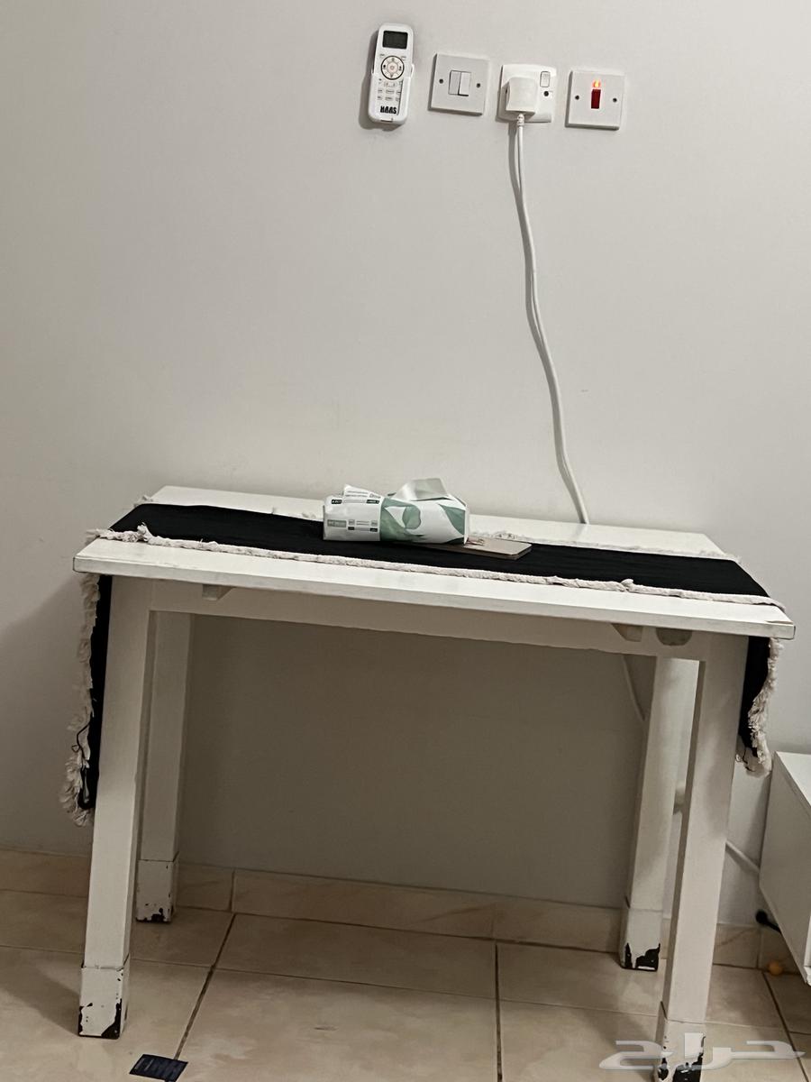 Tables for sale (screen table) and dining table64501890118146111