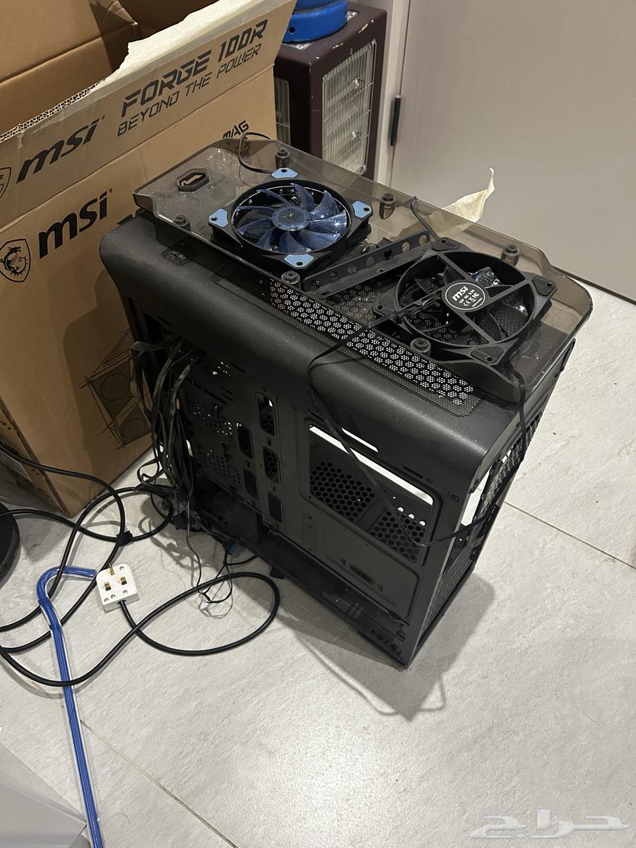 كيس مافيه الى مروحتين وحده بس RGB ومكسور حقه وعلى السوم64502680091137110