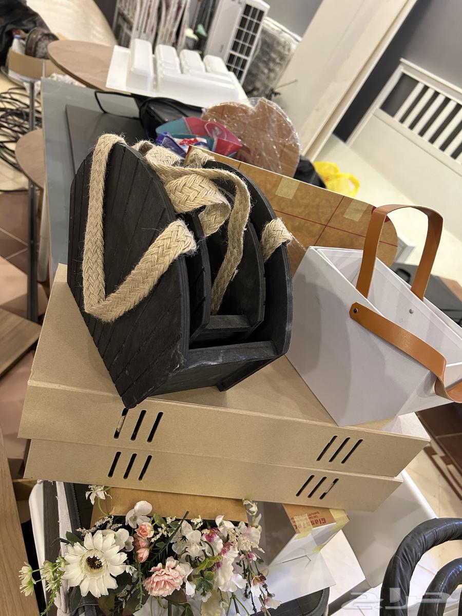 أغراض محل ورد جديد للبيع64497855262209111