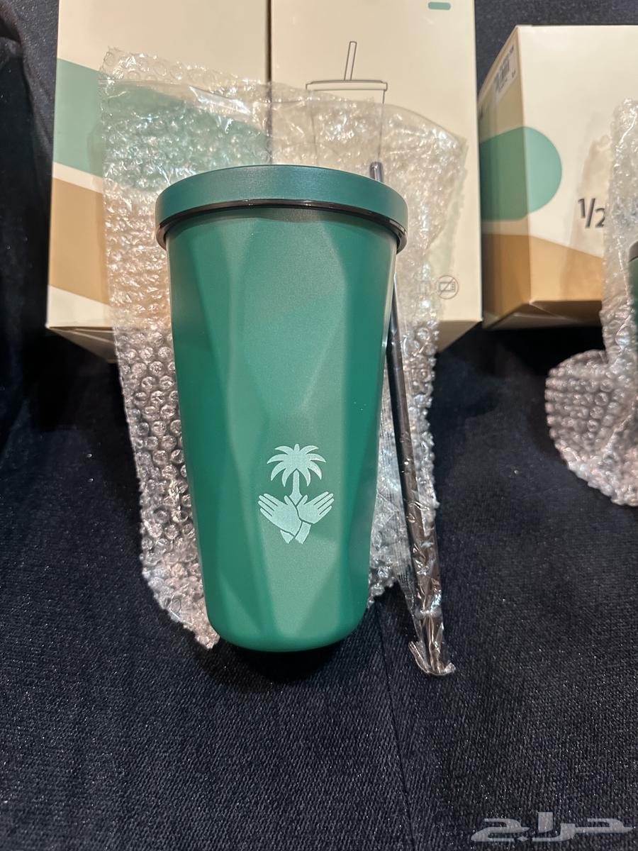 اكواب هاف مليون في 4 جديده بالكرتون وفي توصيل للمملكه كله64496213916162113