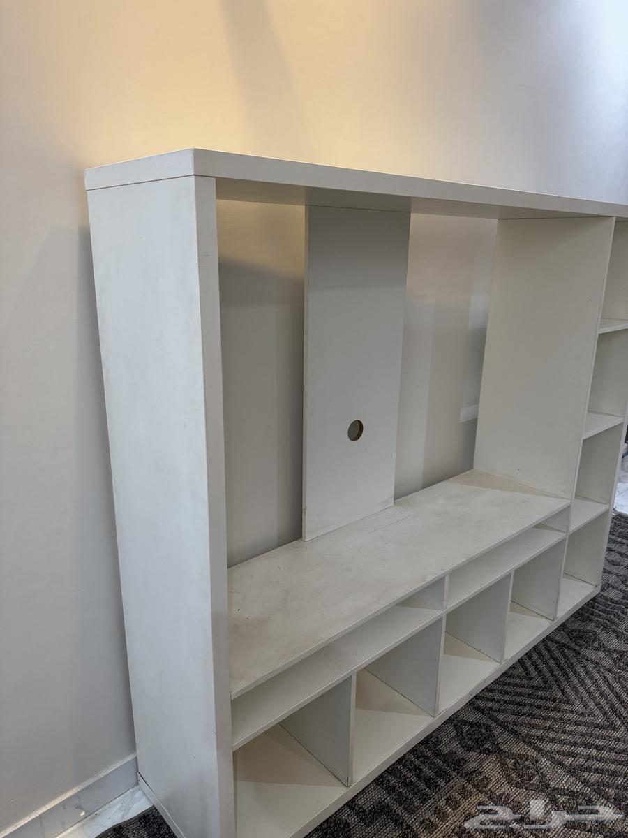 طاوله شاشه من ايكيا64496296386946113