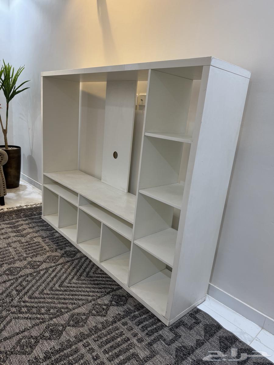 طاوله شاشه من ايكيا64496296386946111