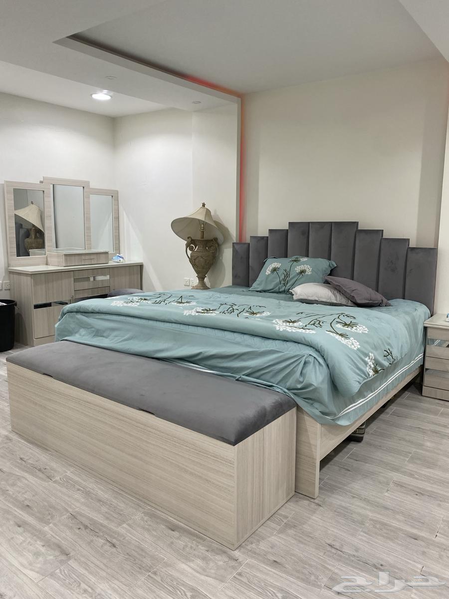 للبيع غرفه نوم كنج كاملة 9 قطع شبة جديدة. الاحساء64499925853955111