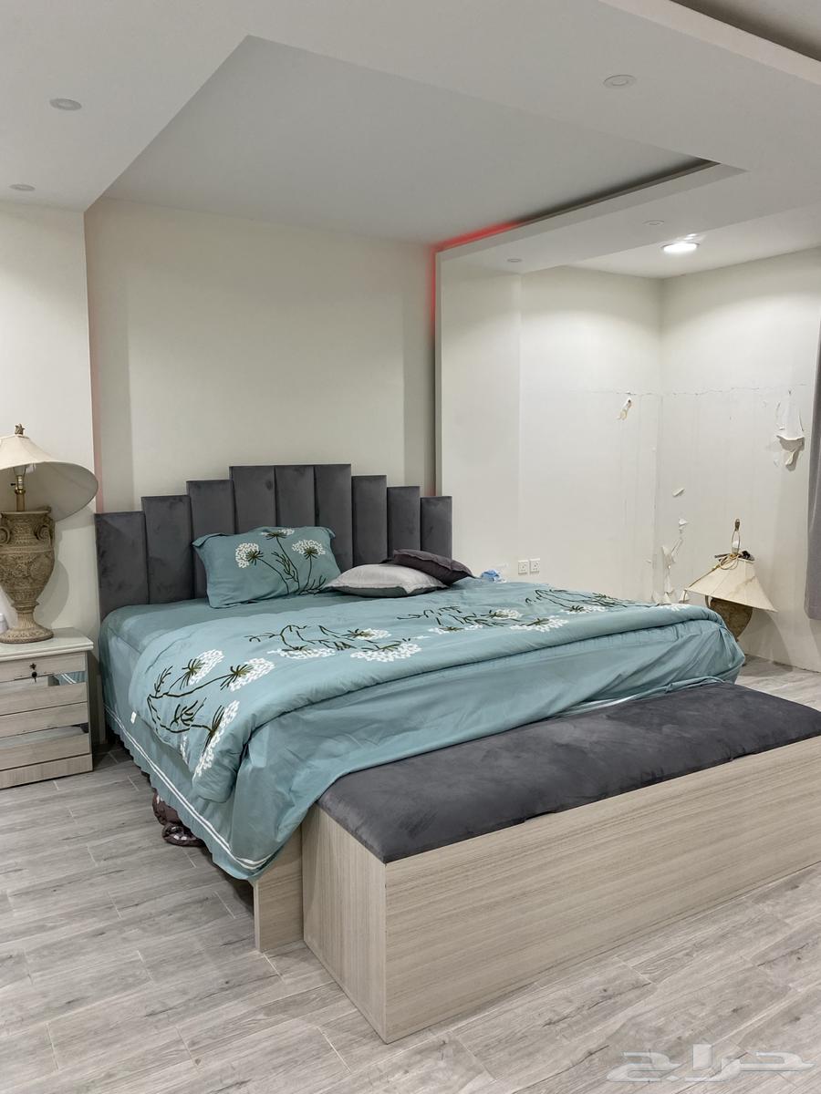 للبيع غرفه نوم كنج كاملة 9 قطع شبة جديدة. الاحساء64499925853955113