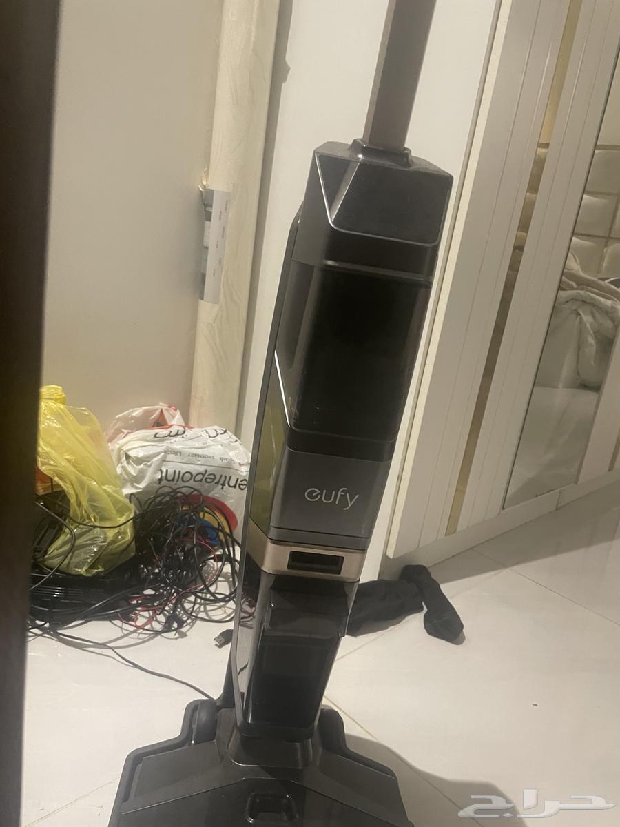 Yofi vacuum cleaner, clean and lightly used, cleans, rinses, and vacuums carpets64501816310146110