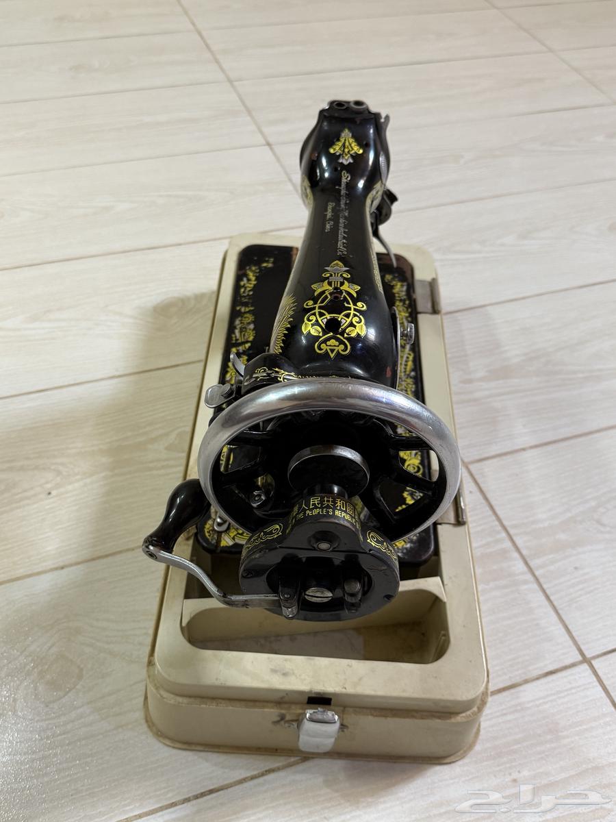 مكينة خياطة قديمة64498756896259113