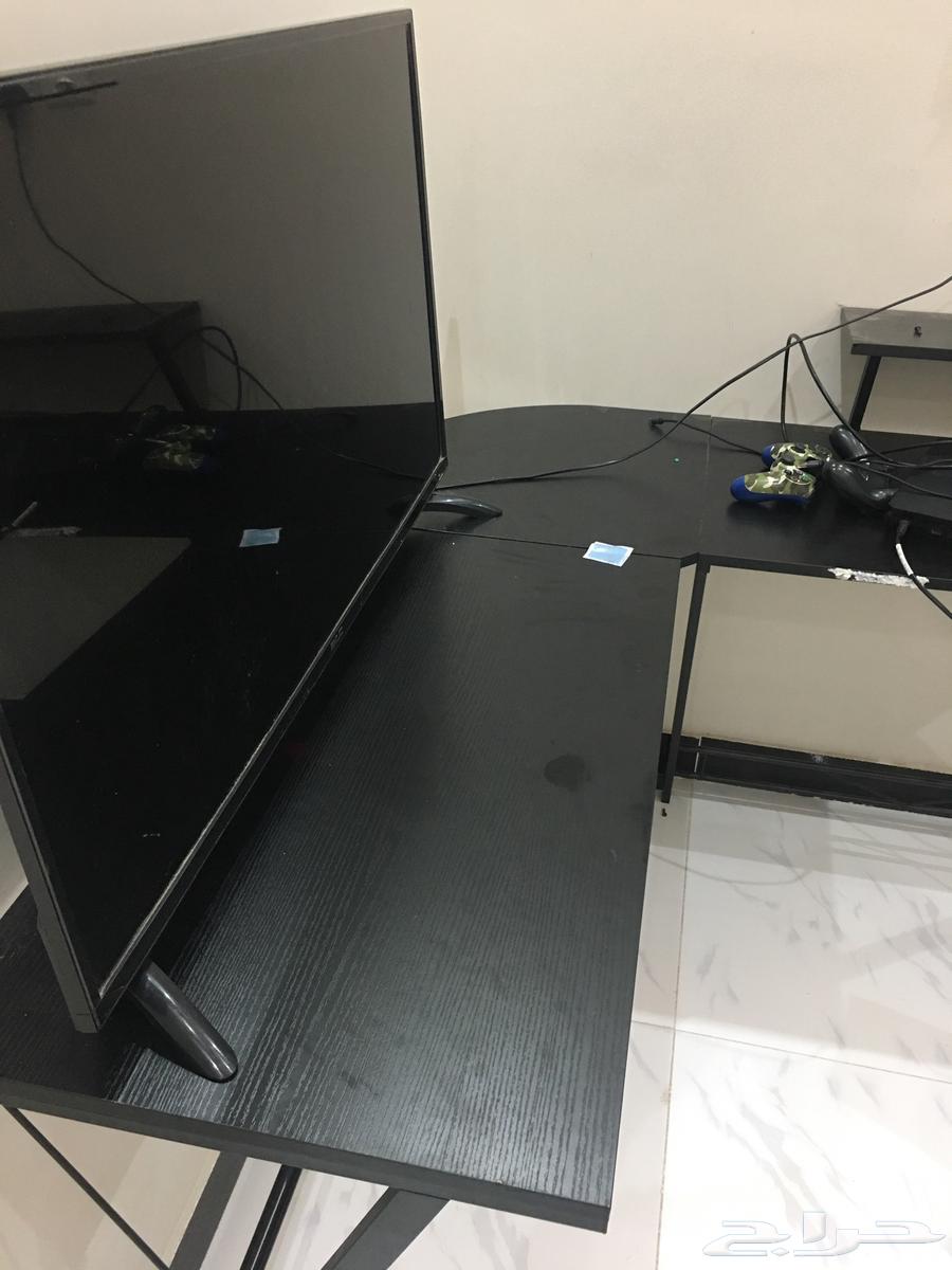 للبيع سوني فور وا يدتين وا شاشه 39 بوصه وا طاوله حرف L64501700896514111