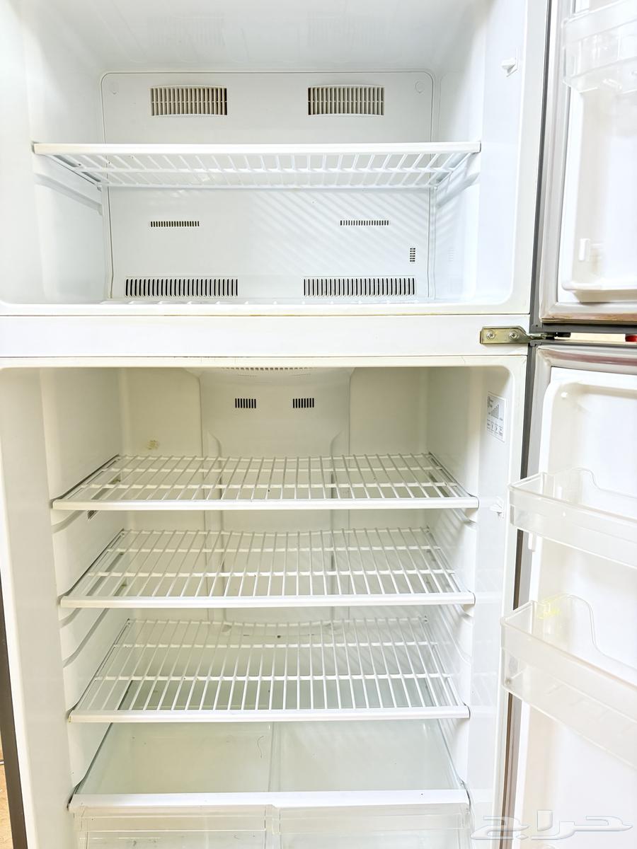 Used refrigerator but it is clean, had a crack in the door which has been repaired64501890092035112