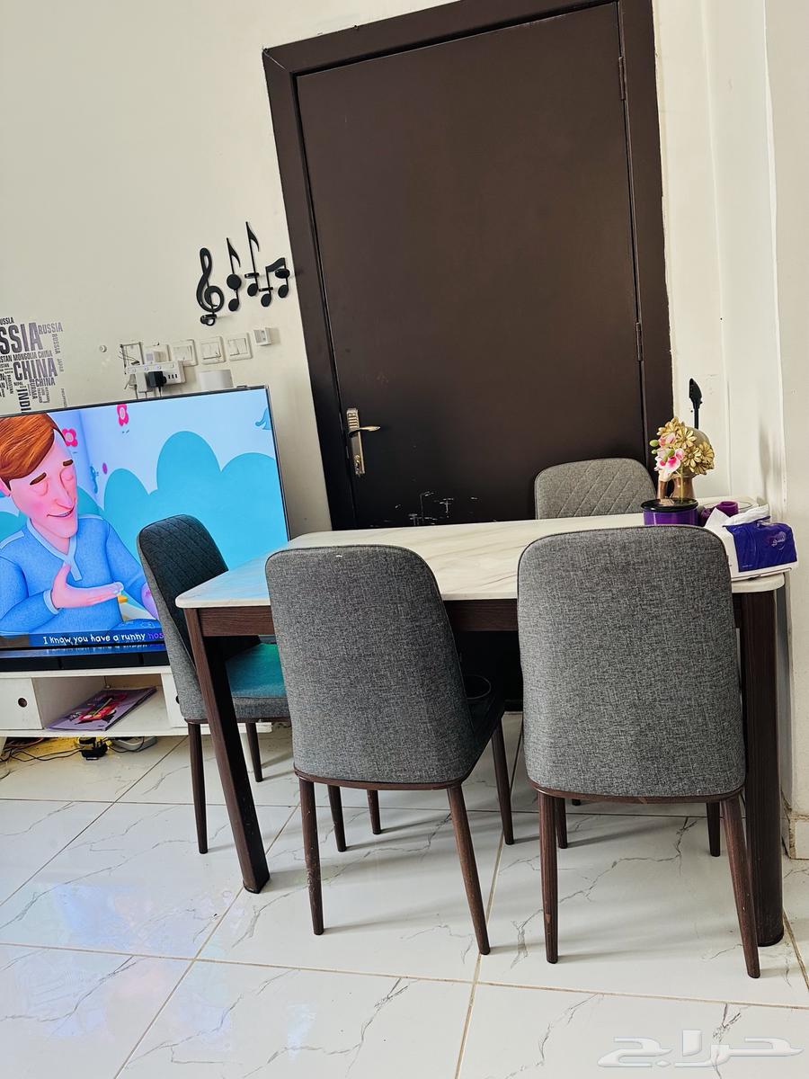 Sofa and Marble Dining Table64500491374593114