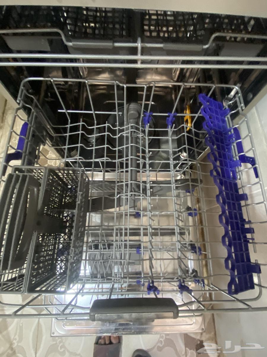 للبيع غسالة صحون ال جي64502405121025111