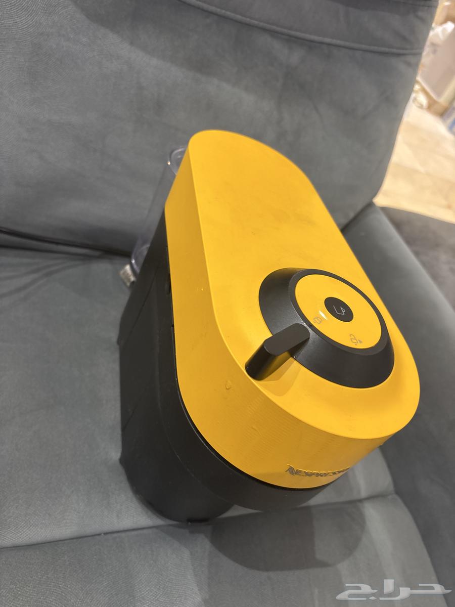 Used Nespresso coffee machine, only two months of use64502693775107111