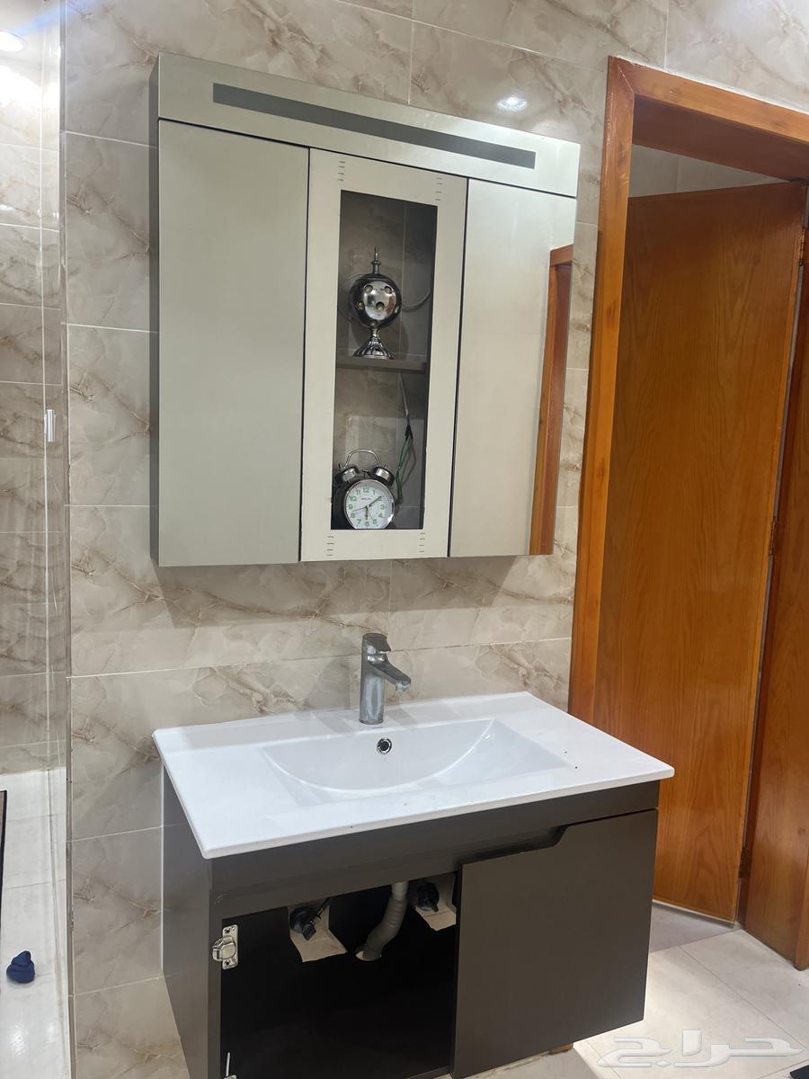 Furniture, supports, and washing machines64498020720643113