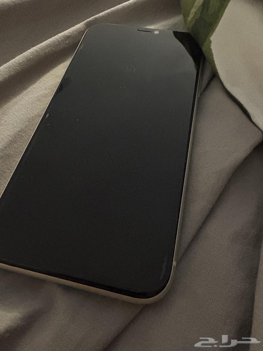 ايفون 11 ابيض64497786489090111