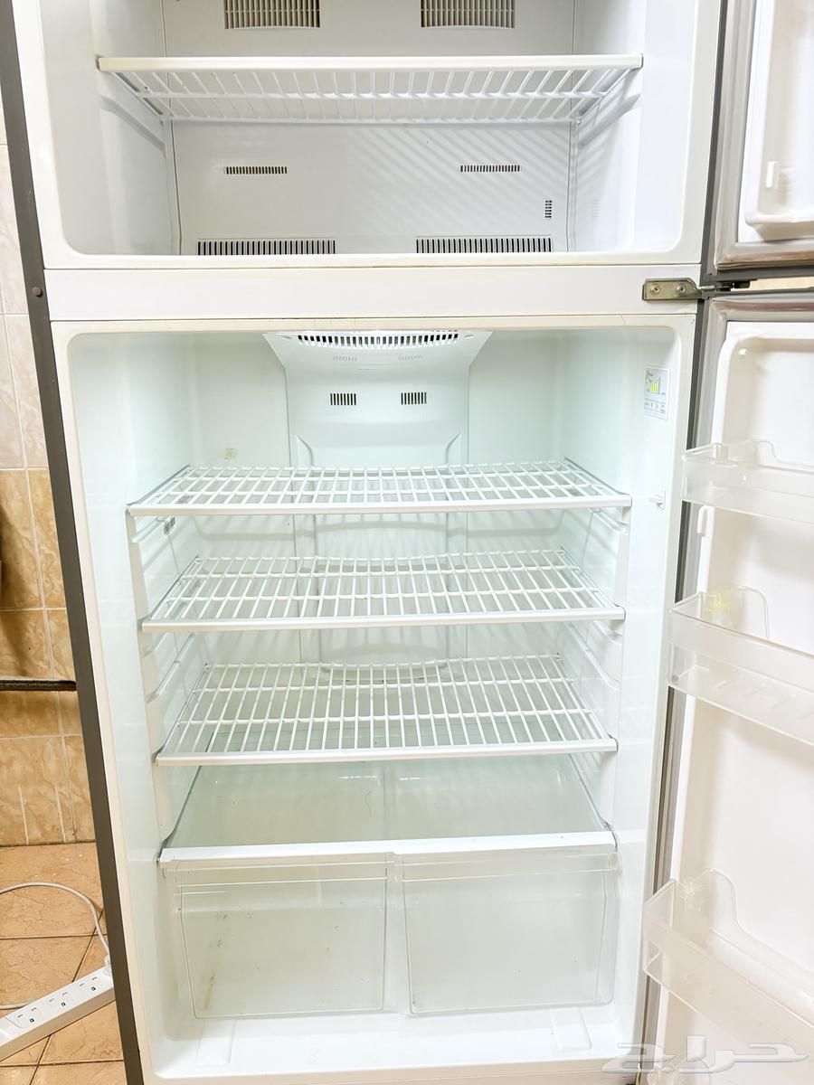 Used refrigerator but it is clean, had a crack in the door which has been repaired64501890092035110