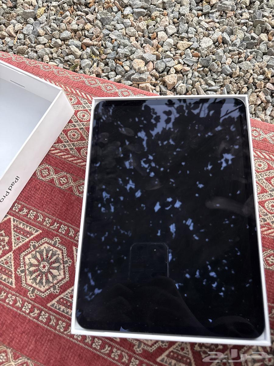 Hello, I'm offering you an iPad64499828190210110