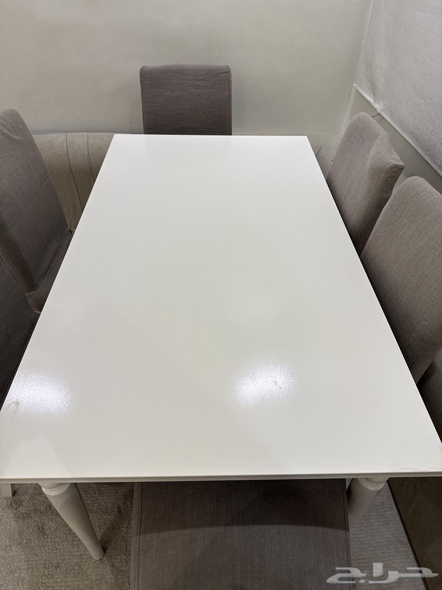 Dining table with 6 chairs, semi-new64497869193090110