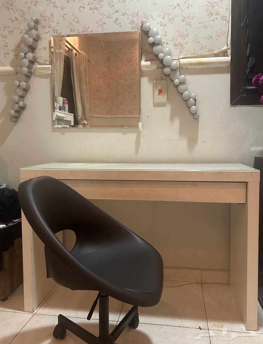 سرير 200 180 مستعملة وشوفنيرة صغيره وكبيره64502295985281112