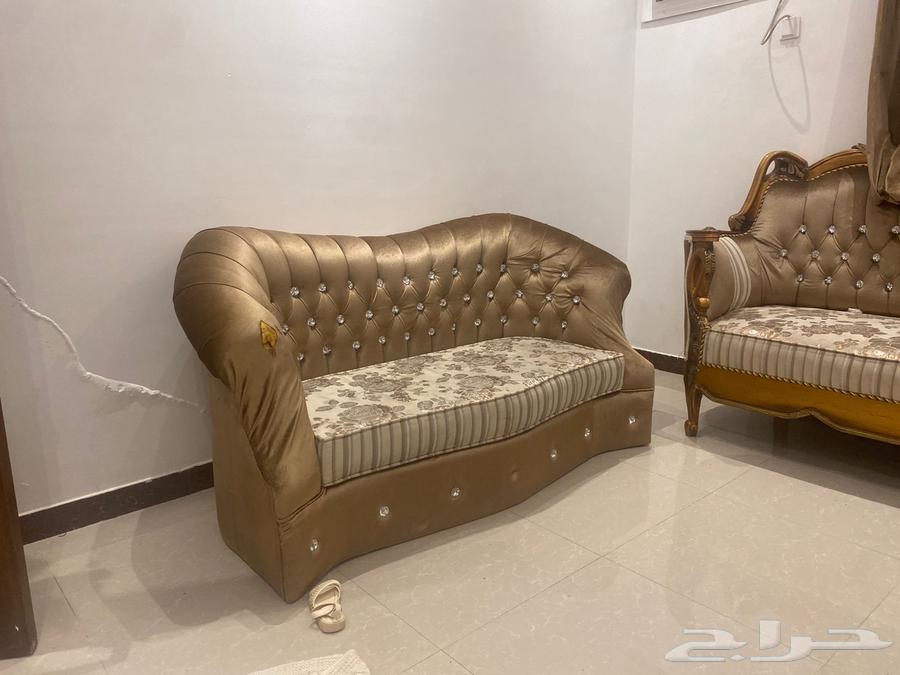 كنب مستعمل كلاسيك تركي مع ستارةبسعر مميز وصيدة64498284887553111