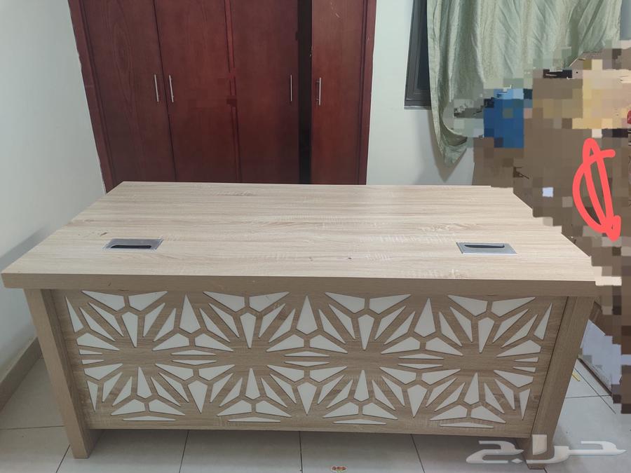 مكتب شبه جديد مع أدراجه64502045362307111