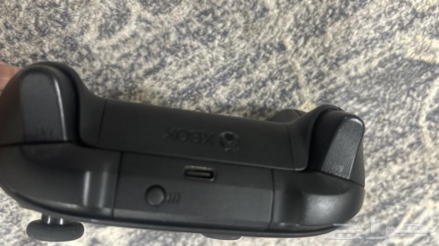 Used Xbox controller, used for one month, purchase date 4-5 months ago64496146207745112
