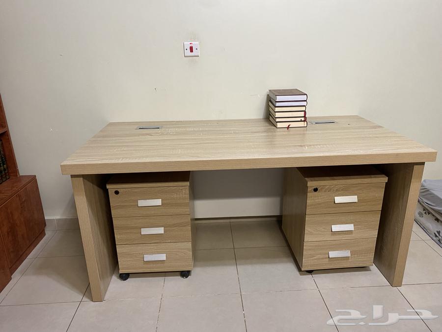 مكتب شبه جديد مع أدراجه64502045362307110