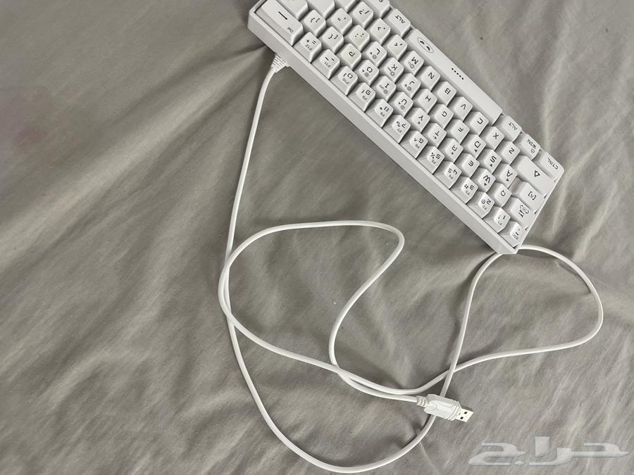 كيبورد ابيض صغير ينفغ طول الكيبل 1 50متر التواصل خاص64501409339137112