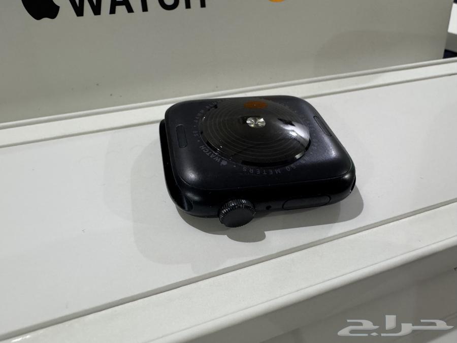 Apple Watch SE 44mm, lightly used with all accessories64498145536003112