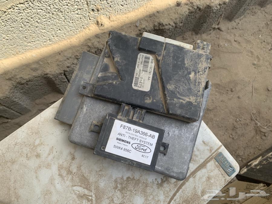 قطع و كمبيوتر فورد فكتوريا 98 إلى 2003 وديكورات64497179279361110