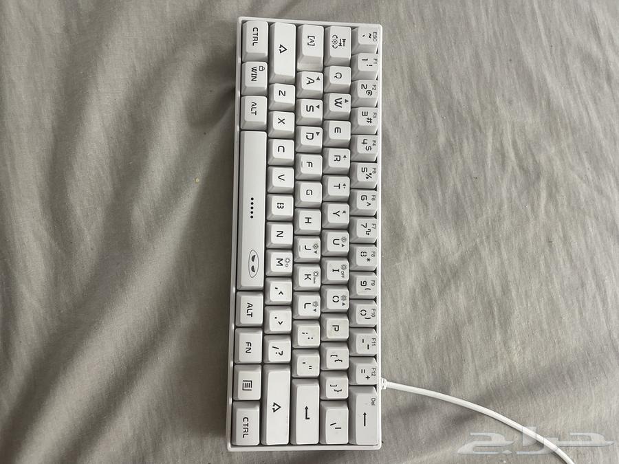 كيبورد ابيض صغير ينفغ طول الكيبل 1 50متر التواصل خاص64501409339137110