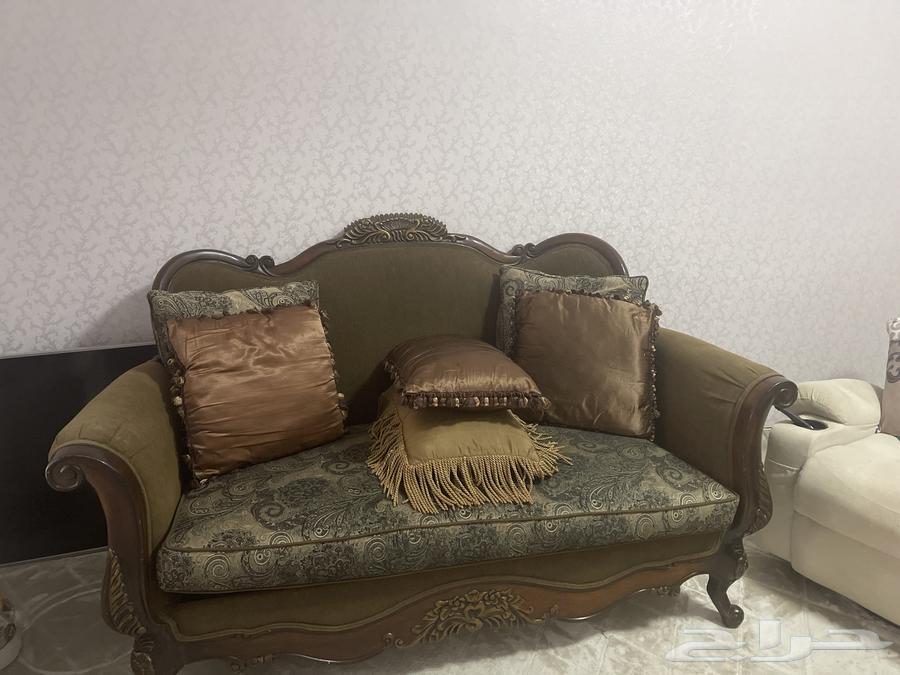 كنب لون بني ثلاث قطع قطعه كبيره وقطعتين وسط وكرسي هزاز64495968716546111