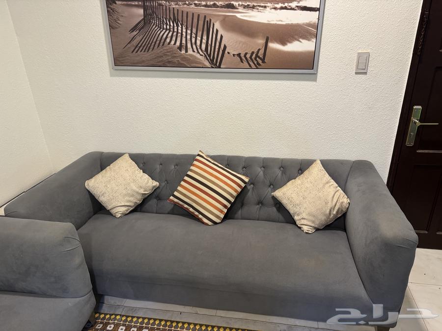 كنبتين بحالتها الجديده ما تشكي من جديده يبي لها نظافة شوي64500937311233111