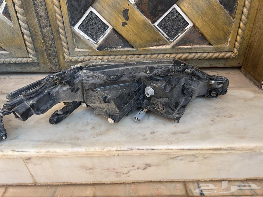 للبيع شمعة كامري ويسار غير أصلية64619630201345111