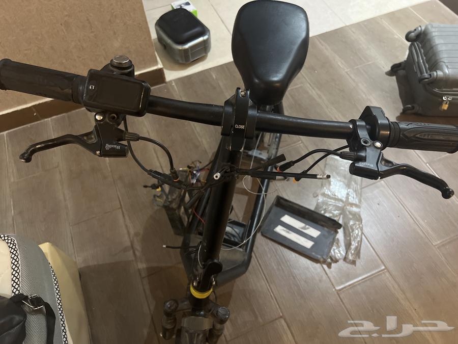 يوجد بطاريه سكوتر شرط ومنظم جديد وكفرات ودعاسه كلشي موجود64498924172419112