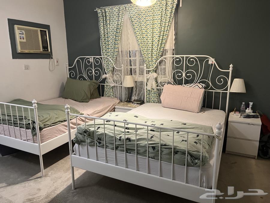 Double room with two single beds and a dressing table with mirror for sale64494925710849110