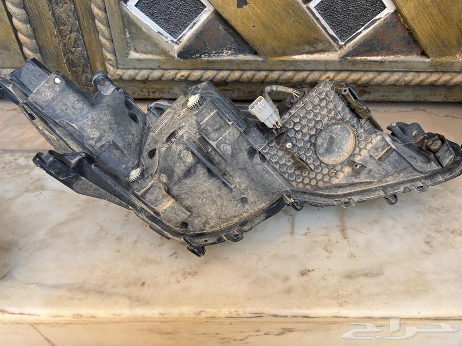 للبيع شمعة كامري ويسار غير أصلية64619630201345110