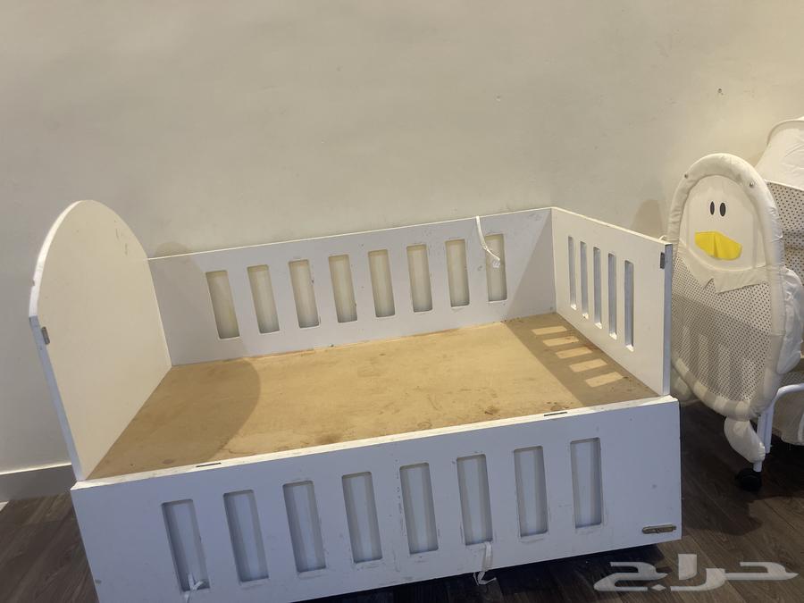 سراير اطفال خاليه من الكسور شبه جديده السعر 25064502309384194112