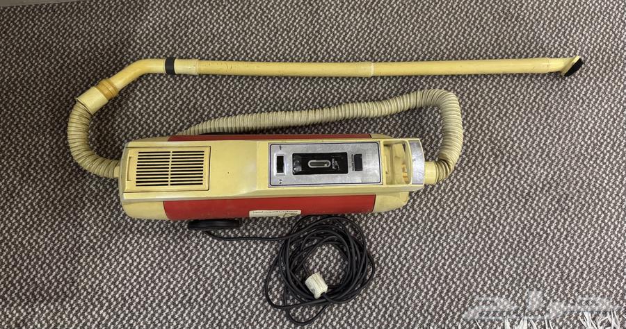 مكنسة سانيو القديمة64495857981057110