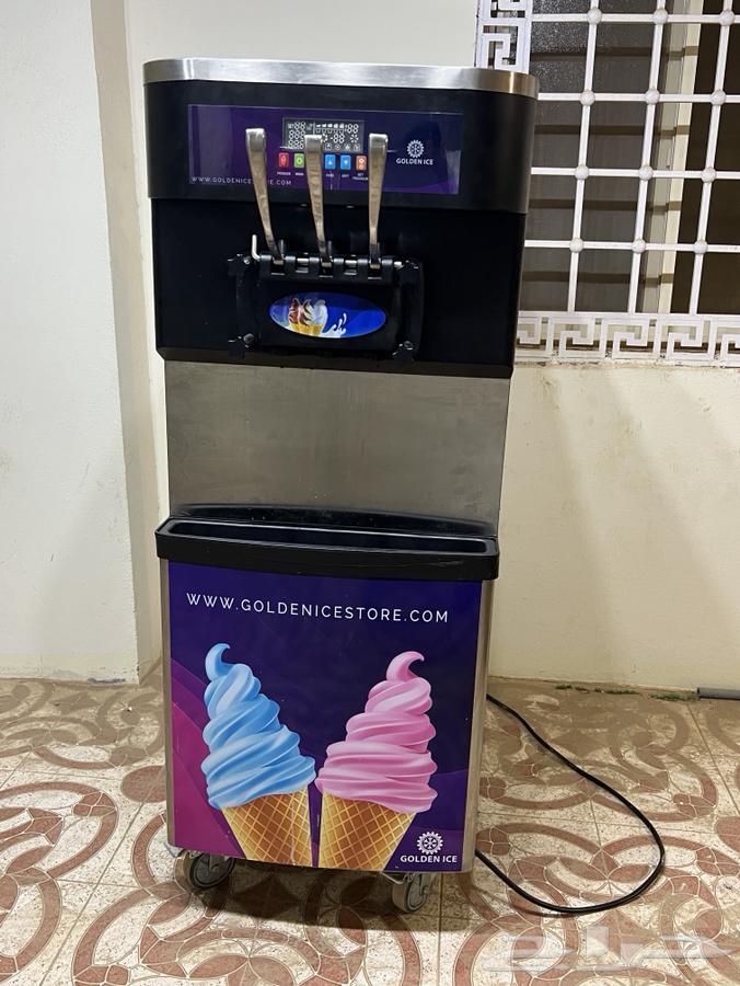مكينة ايسكريم شبه جديدة للبيع64502680072579110