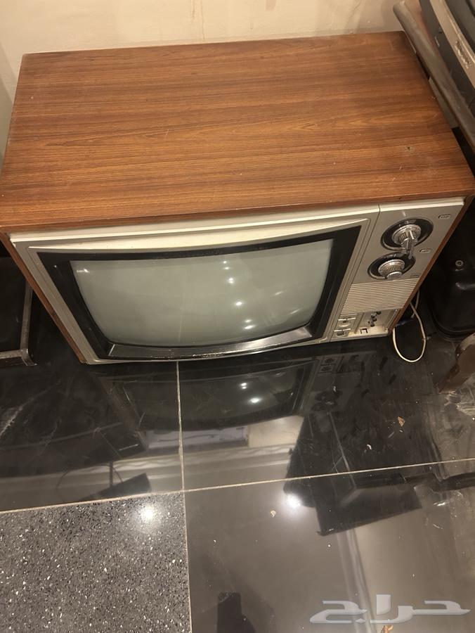 مجموعة تلفزيونات للبيع64496654211331110