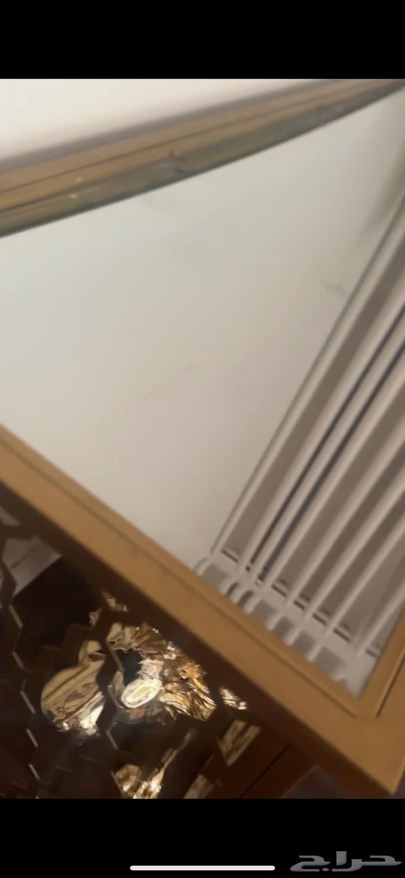 Luxury reception table for sale with tissue box at a symbolic price64497440920065113