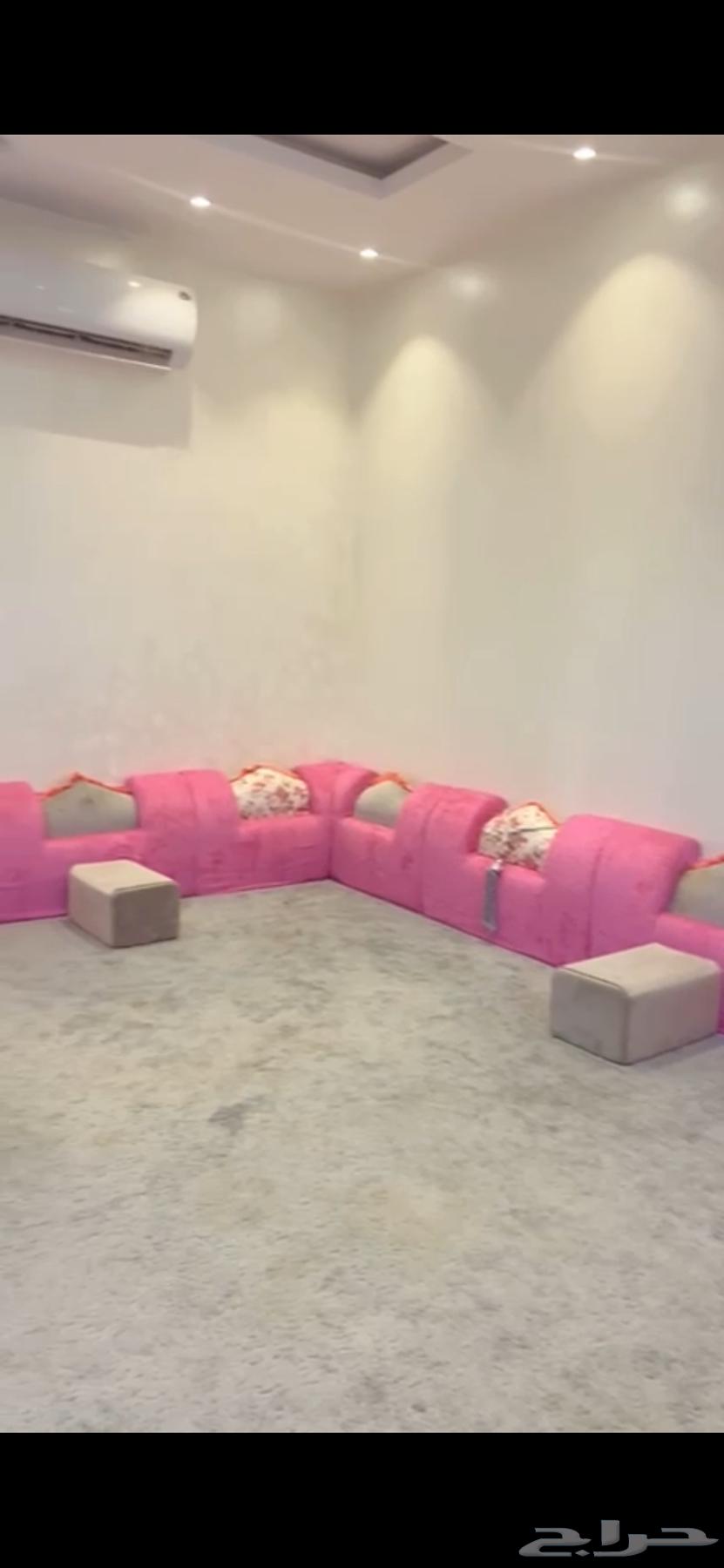 مساند نظيفه17متر غرفه 6في4 تفصيل300 البيع 500 عنيزة64497689576963111
