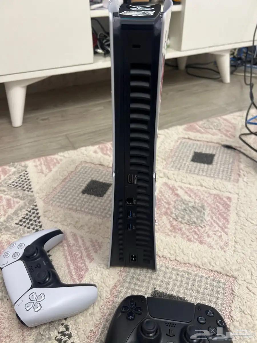 ps5 slim and two controllers64500091024515112